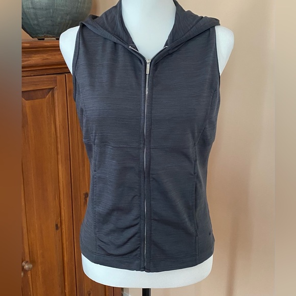 Nike Tops - Nike Dri-Fit Women’s Hooded Full Zip Active Wear Vest